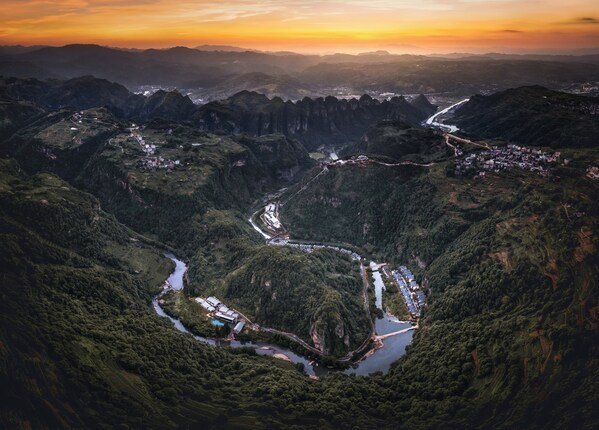 文化赋能：从山水行旅到品牌叙事